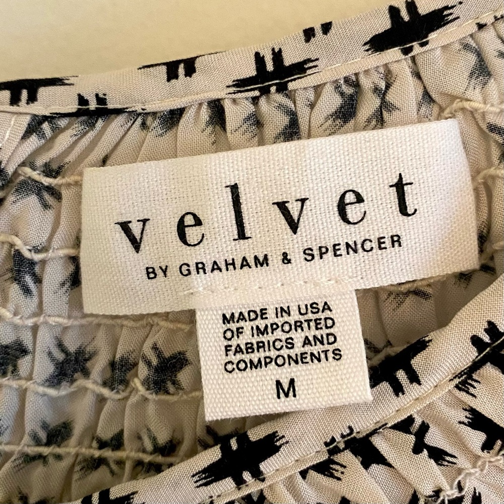 Velvet by Graham & Spencer Black and White blouse. Size M. - Picture 2 of 6